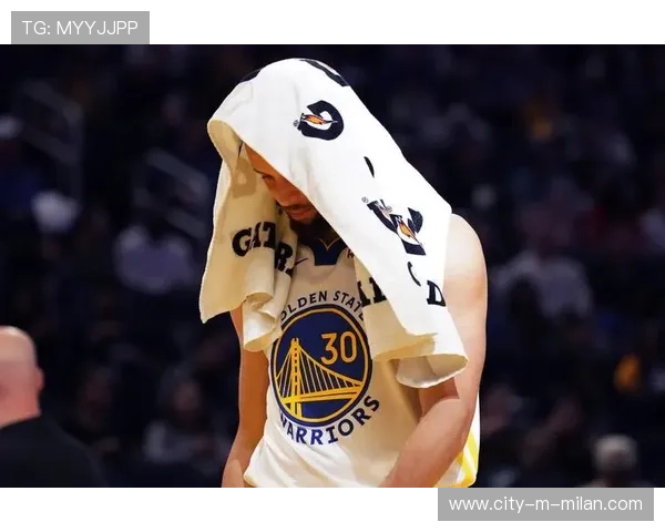 勇士库里挡拆后急停三分，命中关键远投：击破防线的绝杀时刻